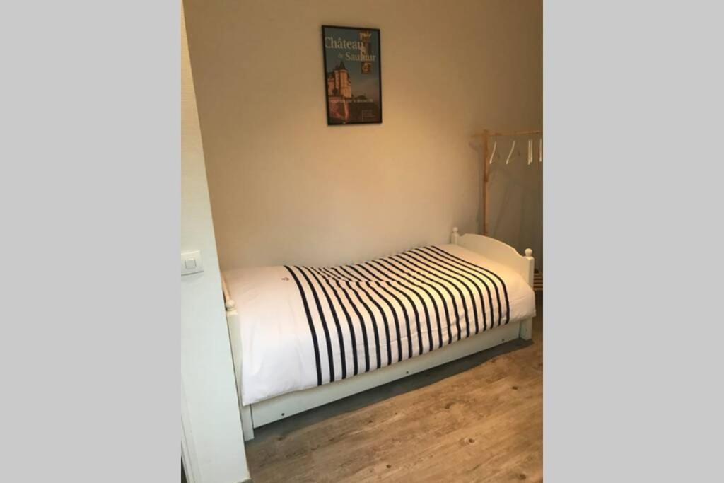 Jolie Maison Tuffeau Centre De Saumur Avec Local Velos 쏘뮤흐 외부 사진