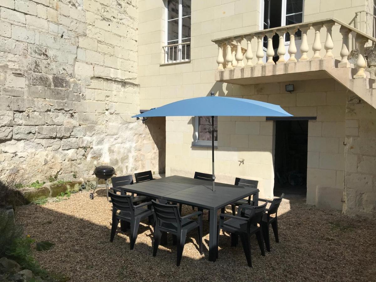 Jolie Maison Tuffeau Centre De Saumur Avec Local Velos 쏘뮤흐 외부 사진