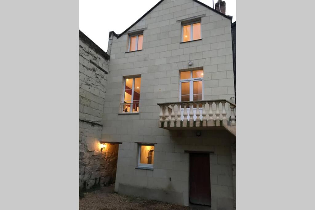 Jolie Maison Tuffeau Centre De Saumur Avec Local Velos 쏘뮤흐 외부 사진